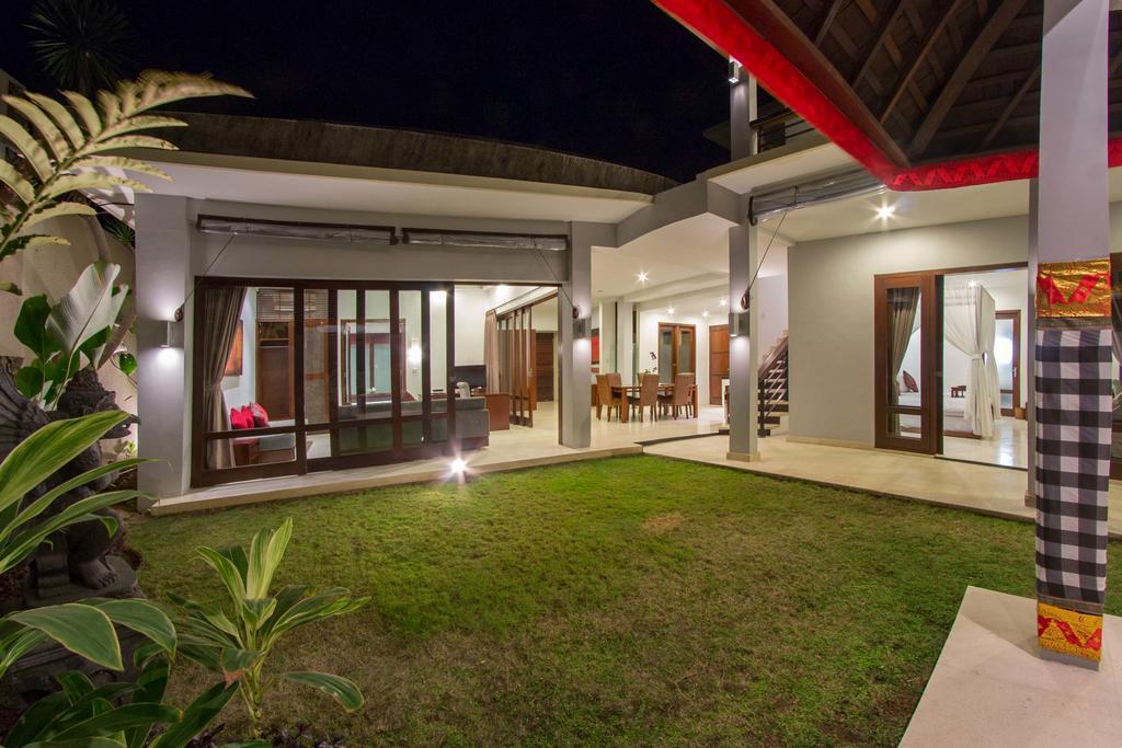 Villa Seratus Jimbaran  Exterior photo