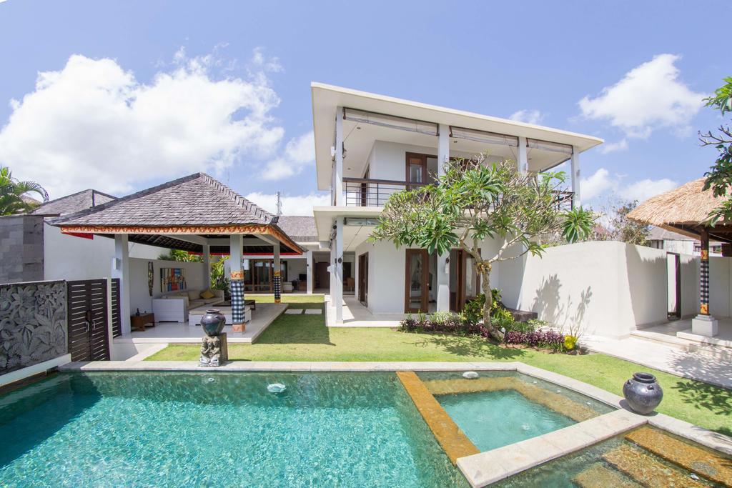 Villa Seratus Jimbaran  Exterior photo