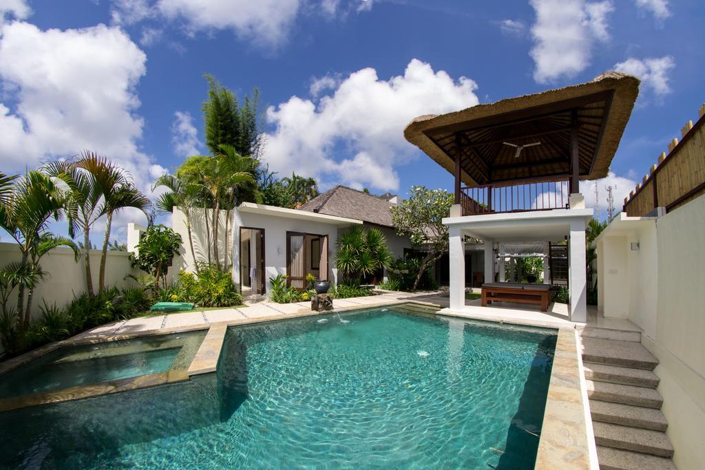 Villa Seratus Jimbaran  Exterior photo